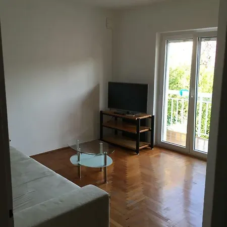 And Velada Konukevi 3*